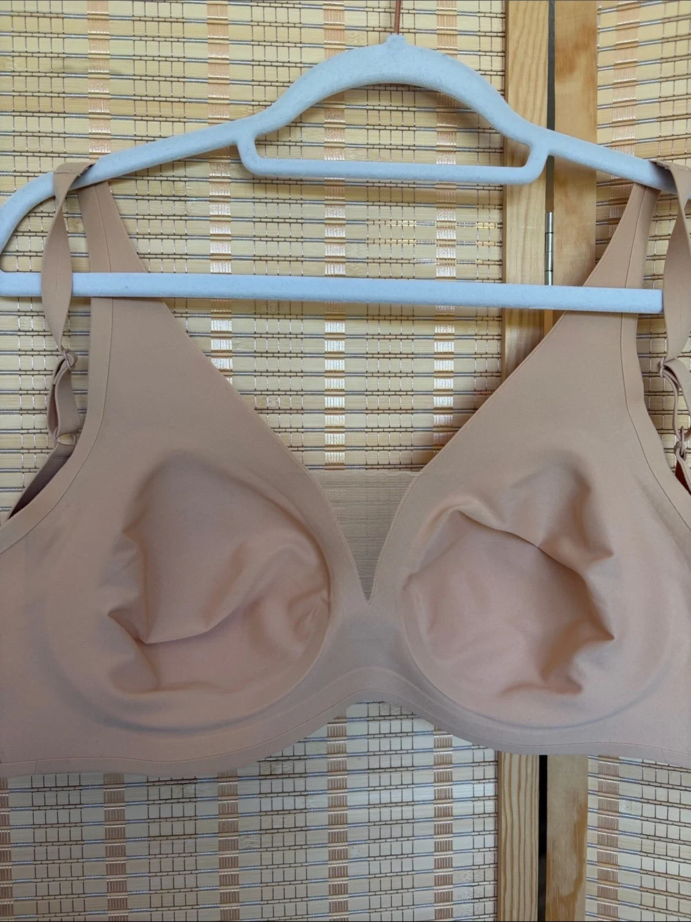 knix shadow mesh tshirt bra in beige, seamless wireless bra - Picture 17 of 17